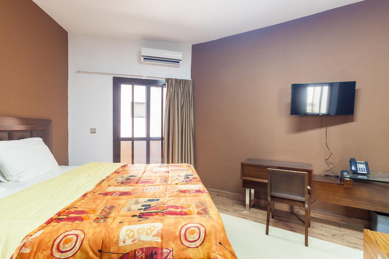 Wakola Hotel Cheikh Anta Dakar Esterno foto