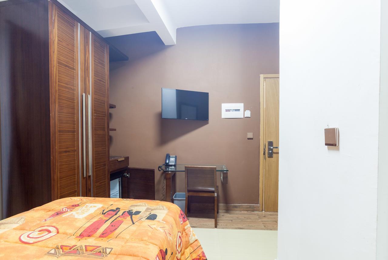 Wakola Hotel Cheikh Anta Dakar Esterno foto