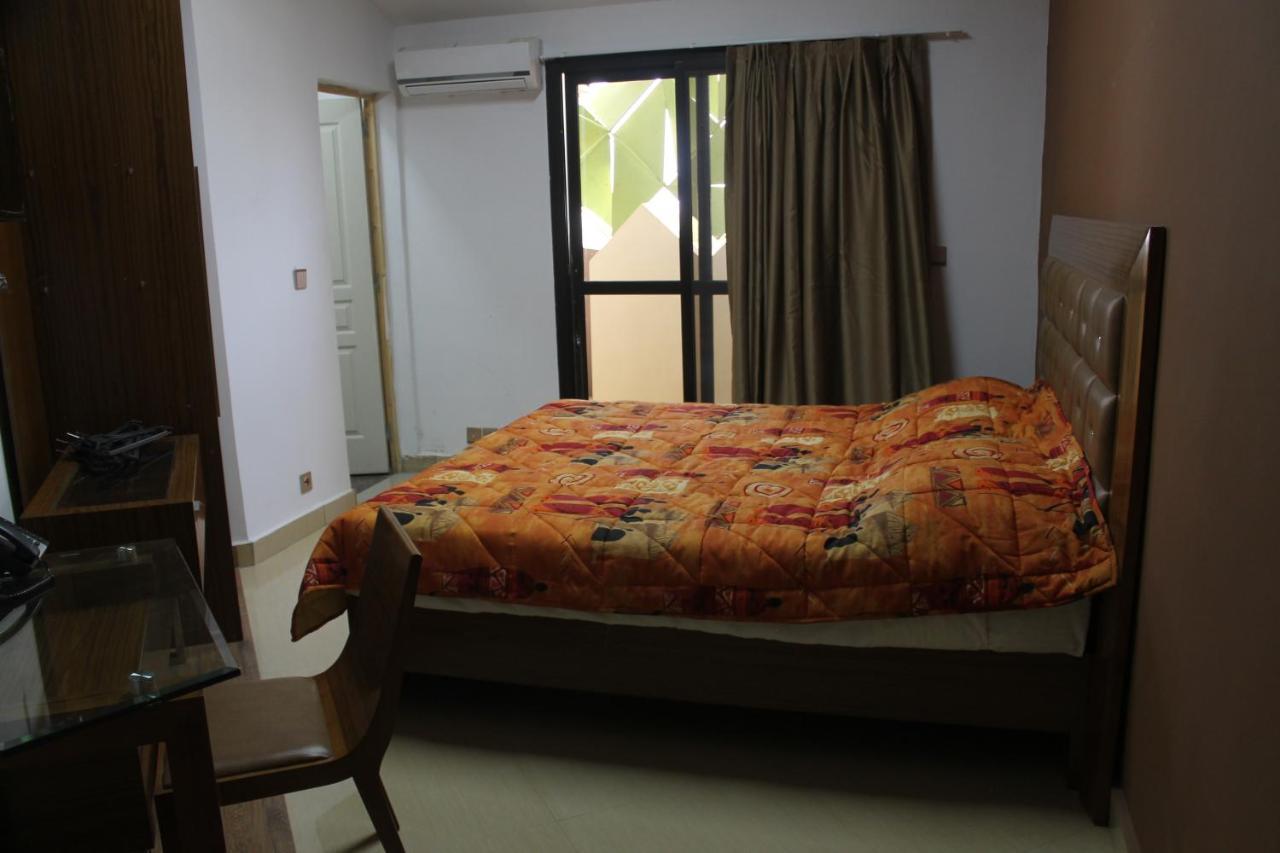 Wakola Hotel Cheikh Anta Dakar Esterno foto
