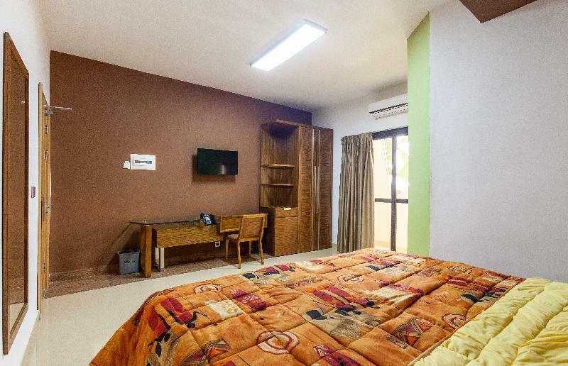 Wakola Hotel Cheikh Anta Dakar Esterno foto